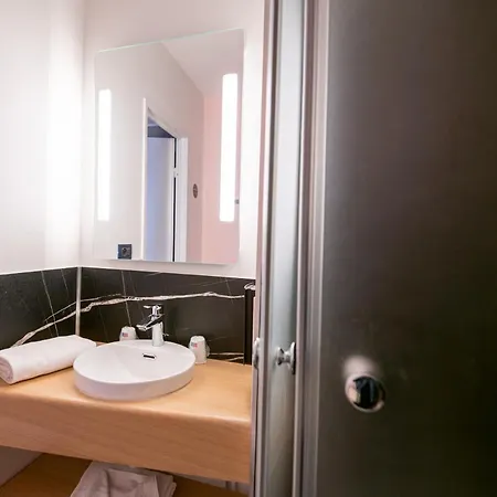 Bordeaux Aeroport Otel 2*