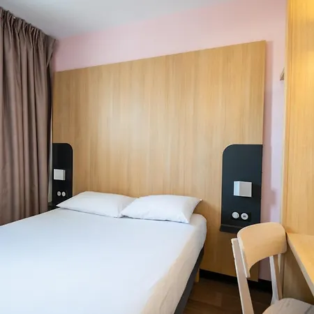 Hotel Bordeaux Aeroport 2*