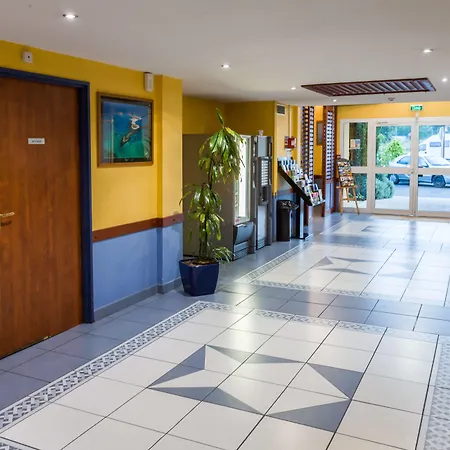 Hotel Bordeaux Aeroport 2*