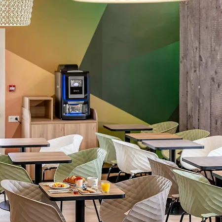 Bordeaux Aeroport Отель 2*